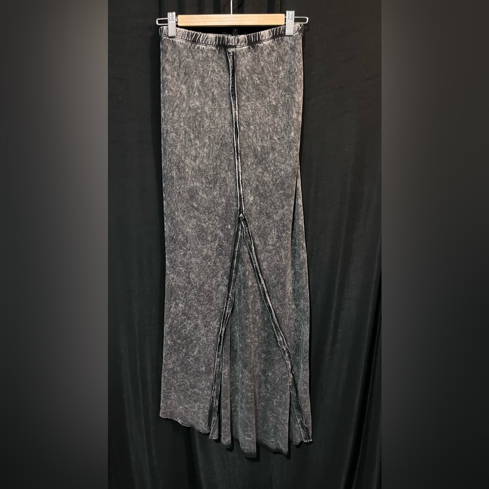 Lapis Acid Wash High-Low Maxi Skirt – Edgy Charcoal Gray Mullet Skirt (Size S) - Picture 3 of 7